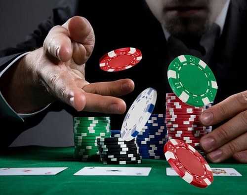 Siapa saja 5 pemain poker terbuka teratas di China?
